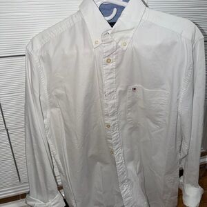 Tommy Hilfiger Men's Classic White Button-Down Shirt